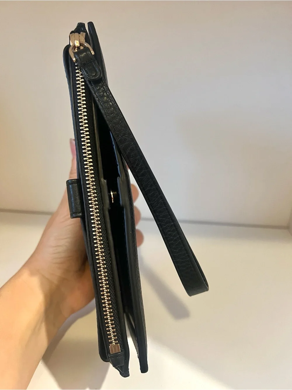 Kate Spade Jackson Medium Universal Phone Wristlet Clutch Black Pebbled Leathe